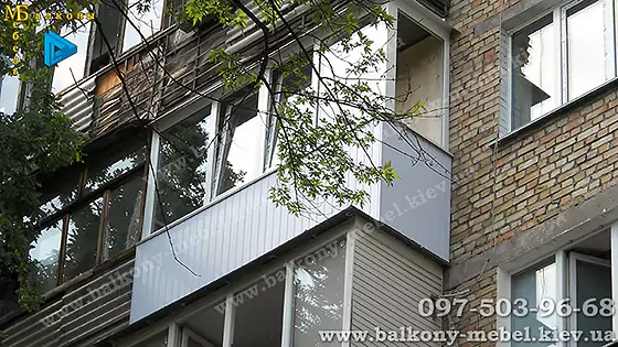 Зовнішня обшивка балкону пластиковою вагонкою